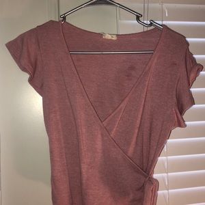 Reddish pink cropped shirt